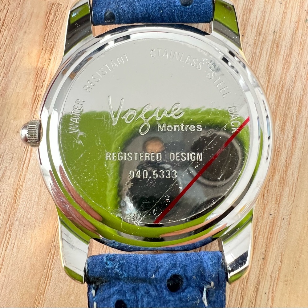 Vogue Montres ladies gold tone blue fashion watch NEW BATTERY - Picture 4 of 6